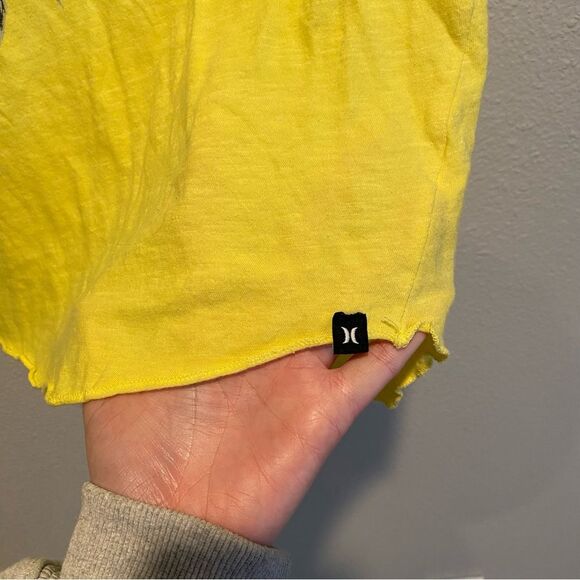 Vintage Hurley T-shirt size small pocket round hem feathers yellow - Picture 4 of 6